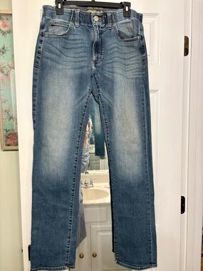 Men’s Extreme Motion Straight Fit Tapered Leg Jean